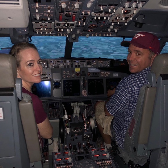 ✈️Meet your Posh Ambassador, Robin!✈️ - Picture 7 of 12